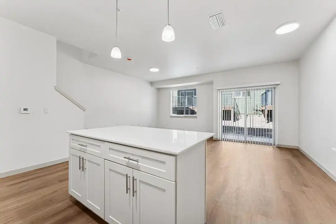 Apartment in Salem - More