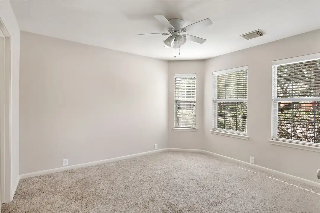 2822 Foster Hill Dr - View 6