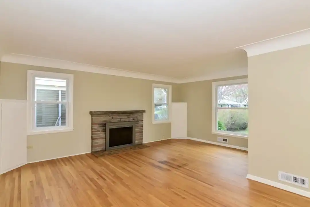 324 11th St SW – photo 1