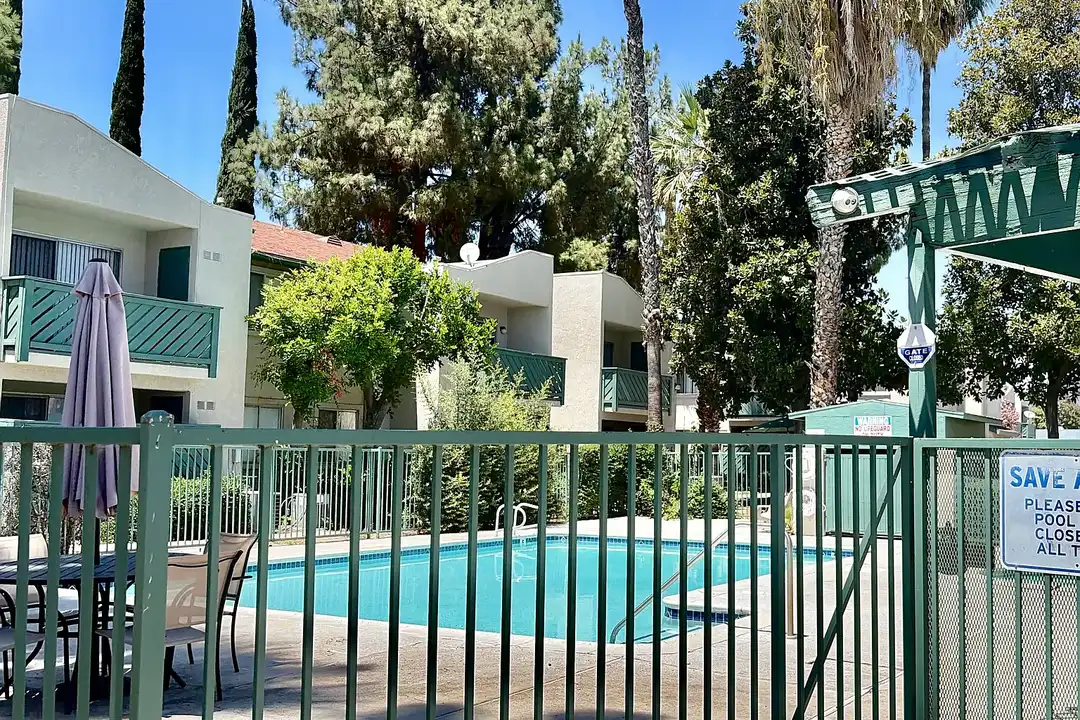 Sunpointe Village Apartments – photo 1 of 4