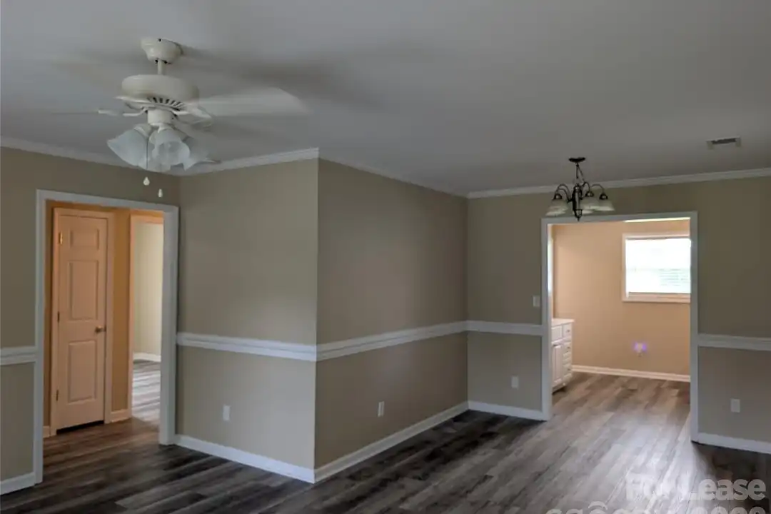 421 West Ave W - View 4