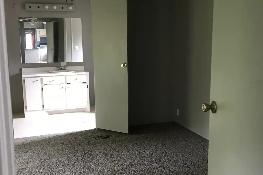 339 Cain Rd - View 4