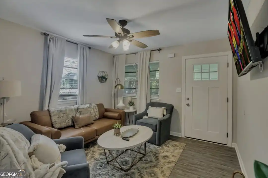 50 Oak St – photo 1 of 16