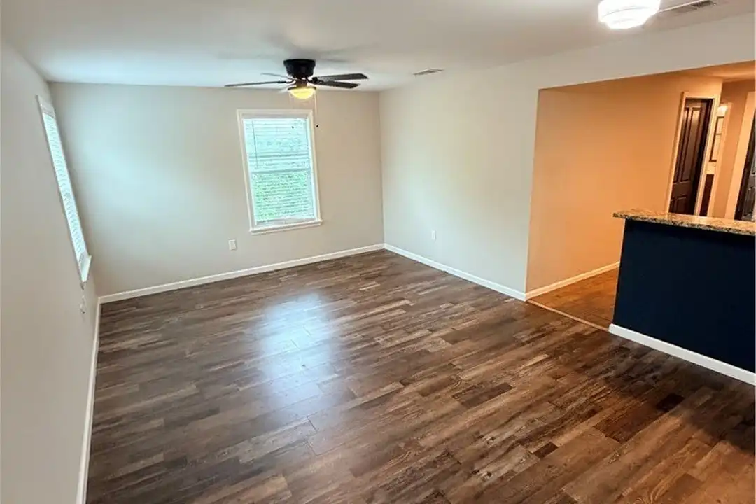 1537 Post Rd #101 - View 4