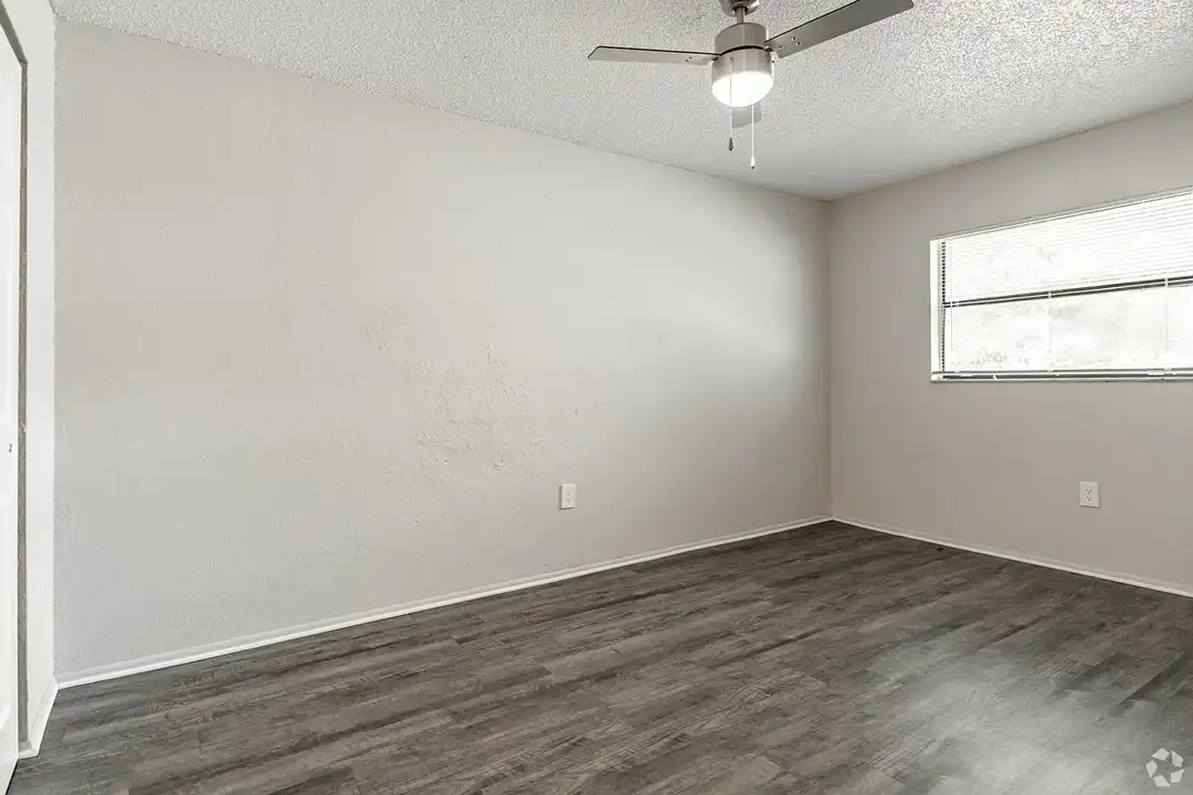 Apartment in Pinellas Park - View 5