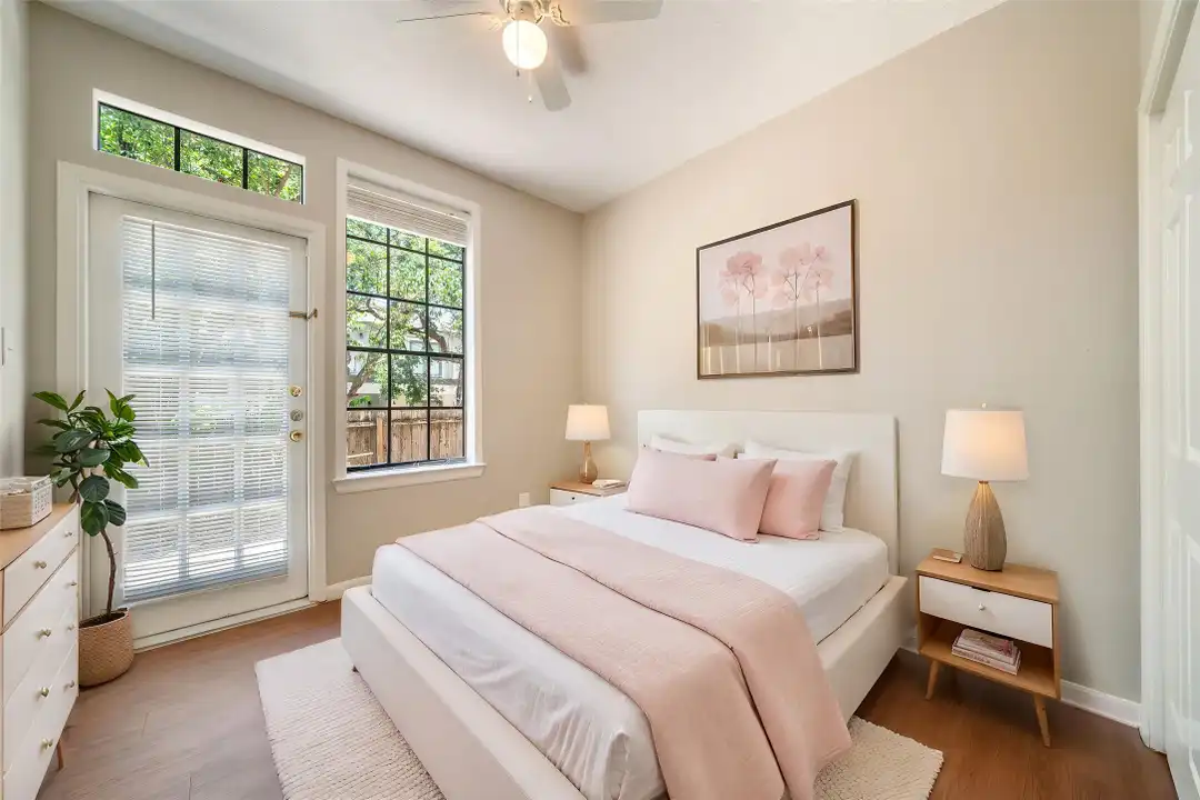 2300 Leon St unit 101 - View 4