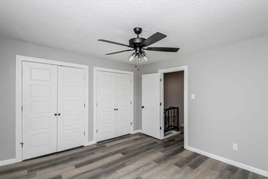 300 SW 4th St unit Unit 5 - More