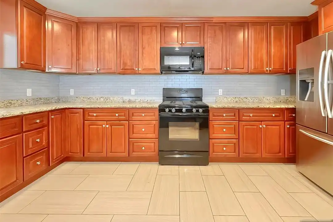 20 Franklin Ave - View 4