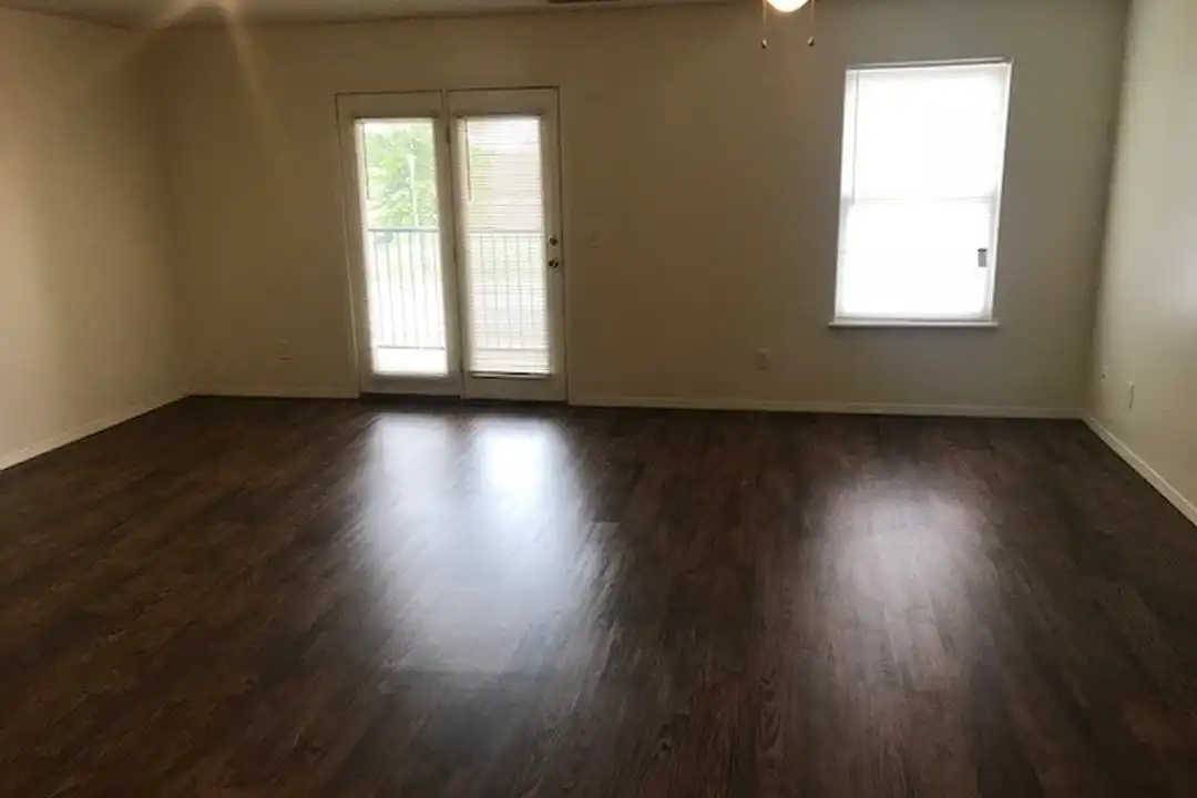 317 Erin Pl unit #202 - View 2