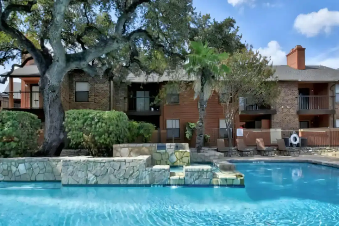 Apartment in San Antonio, Bexar - View 2