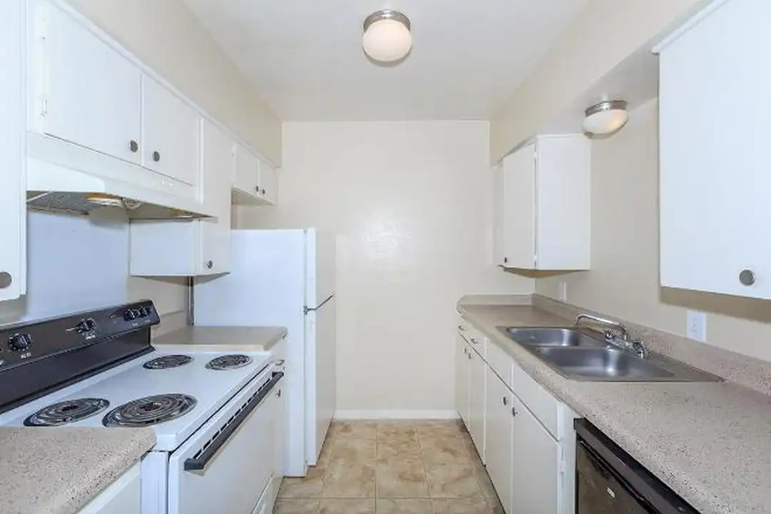 5501 Adams Dr - View 3