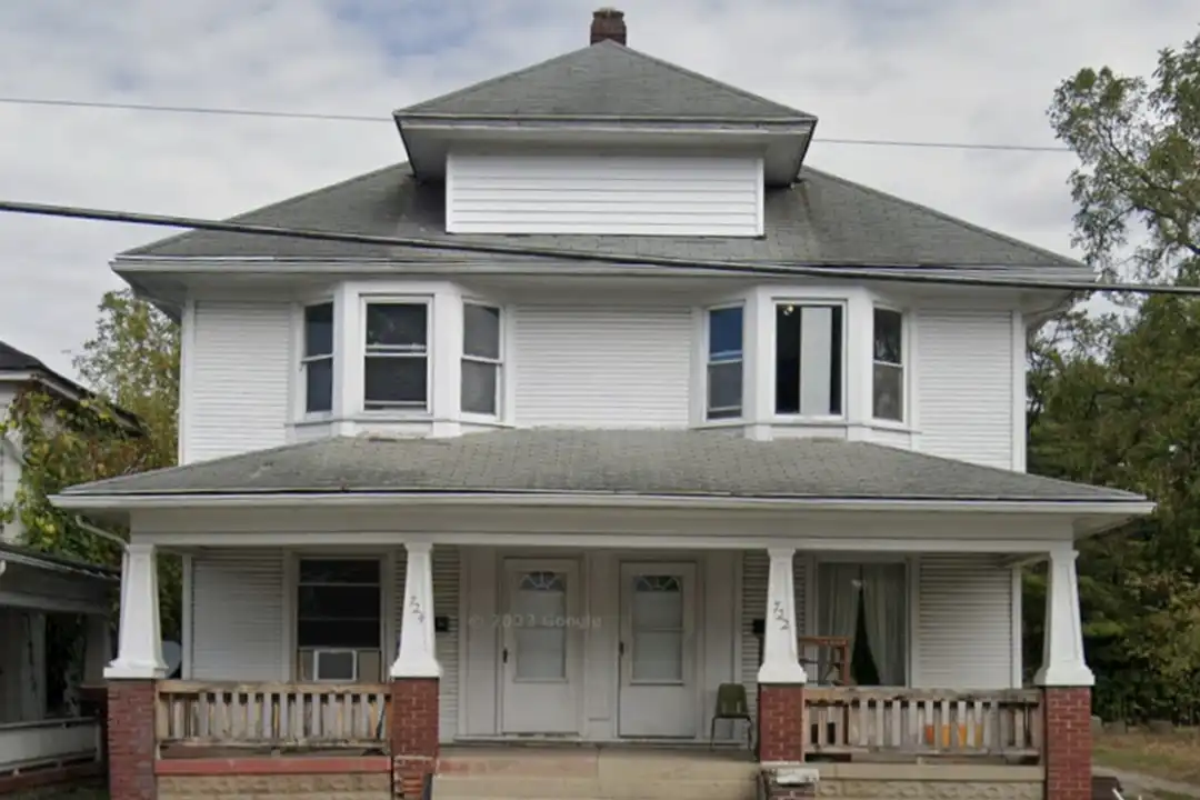 724 W North St – photo 1 of 7