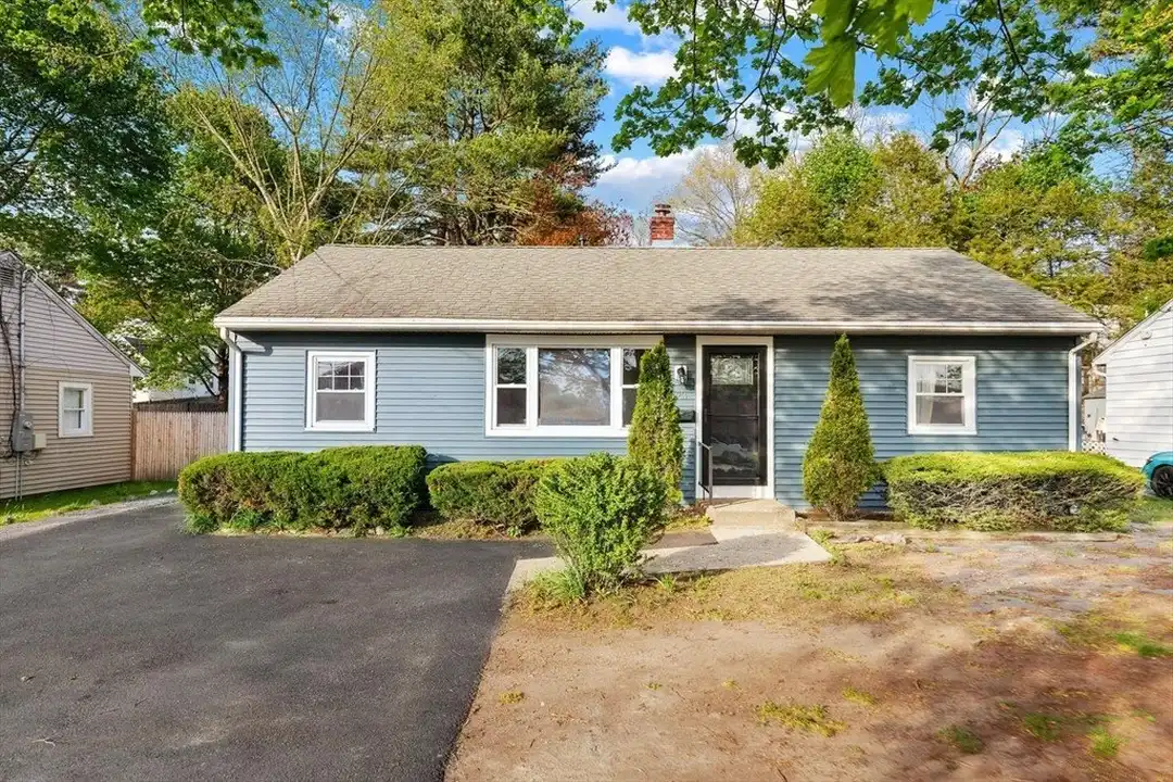 423 Bedford St – photo 1 of 32