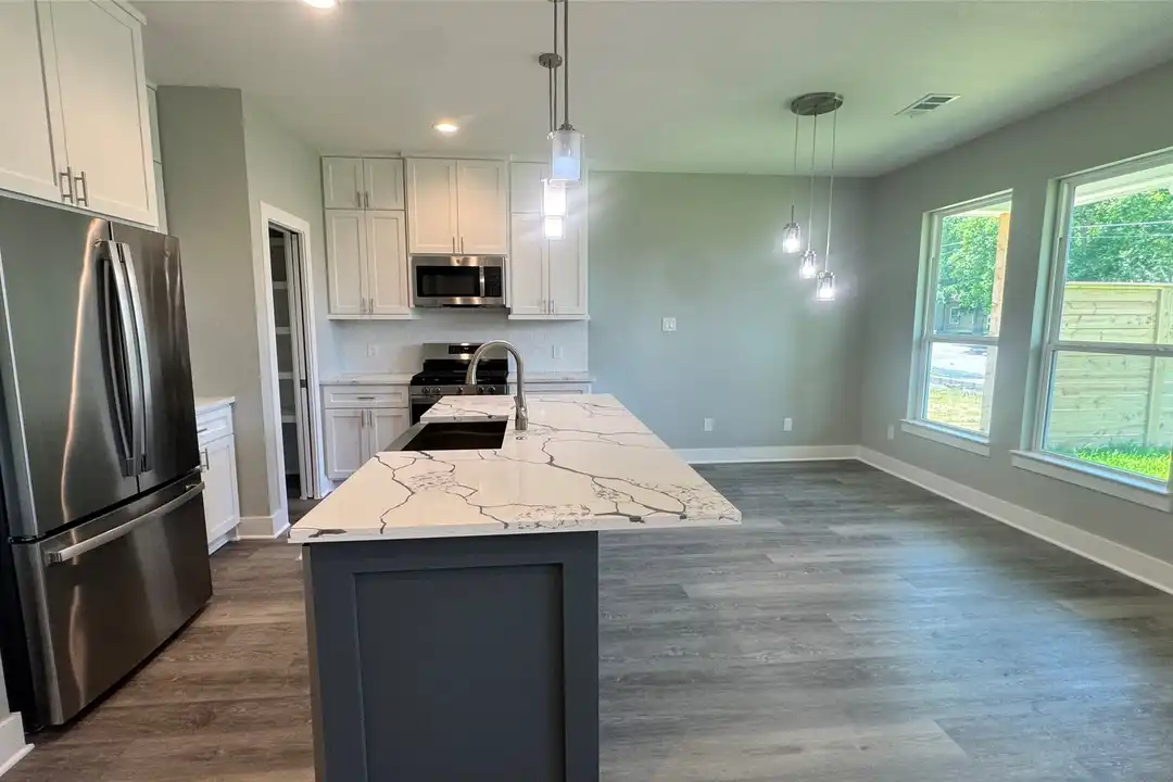 700 Ebenezer Ln - View 3