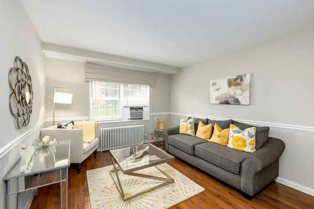 Univeristy City Apartments – photo 1 of 7