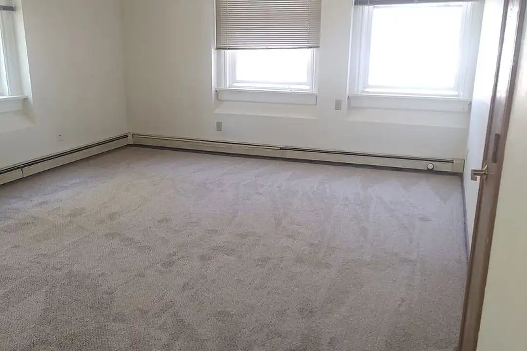 1130 Carlisle Ave unit 201 – photo 1 of 6