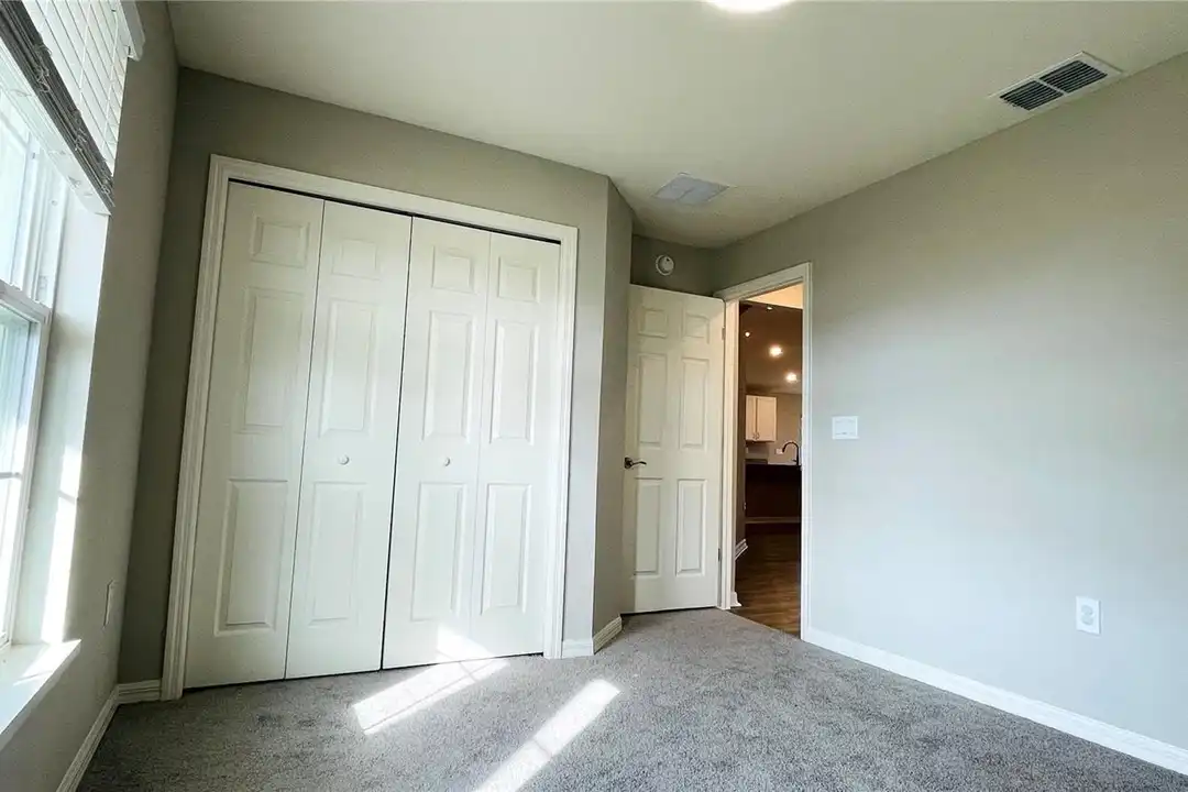 1387 Mountain Flower Ln - View 3