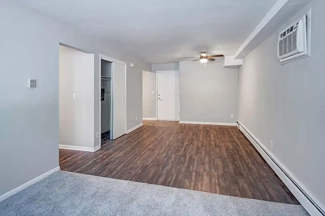 Apartment in Columbus, Franklin County - View 6