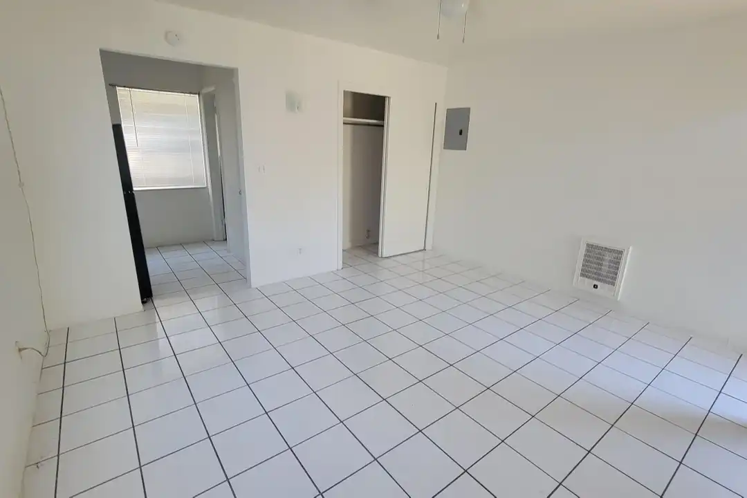 1927 Lincoln St unit 4 - View 5
