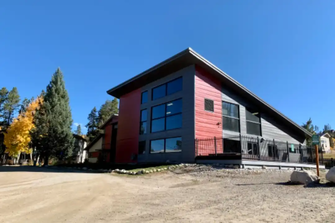 471 Hi Country Dr - View 3