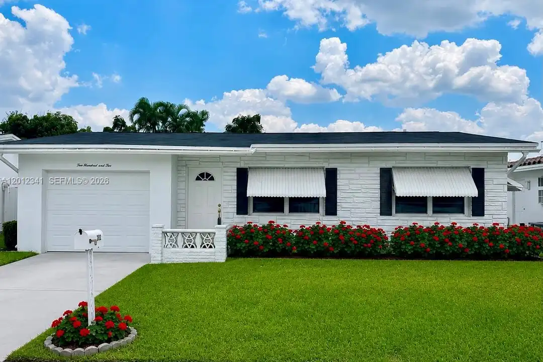 1010 NW 72nd Terrace unit 0 – photo 1