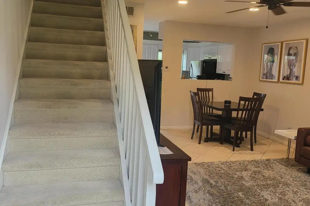 32 NE 20th Ct unit 4b - View 4