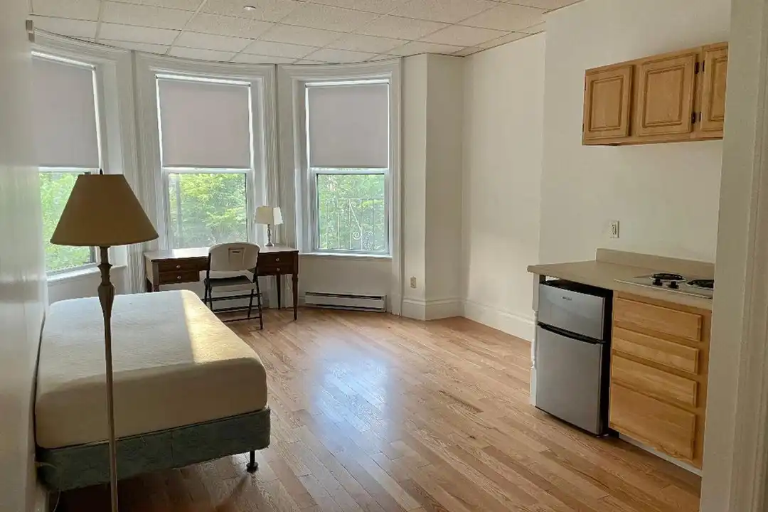 862 Beacon St - View 3