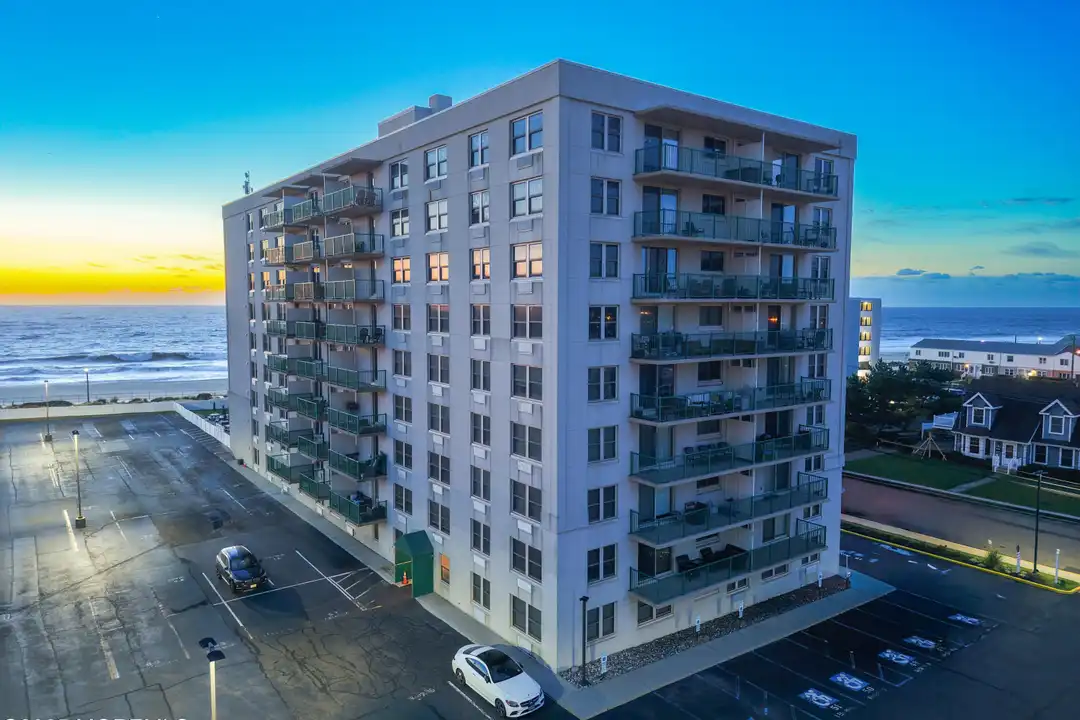 480 Ocean Ave N #2L - View 2