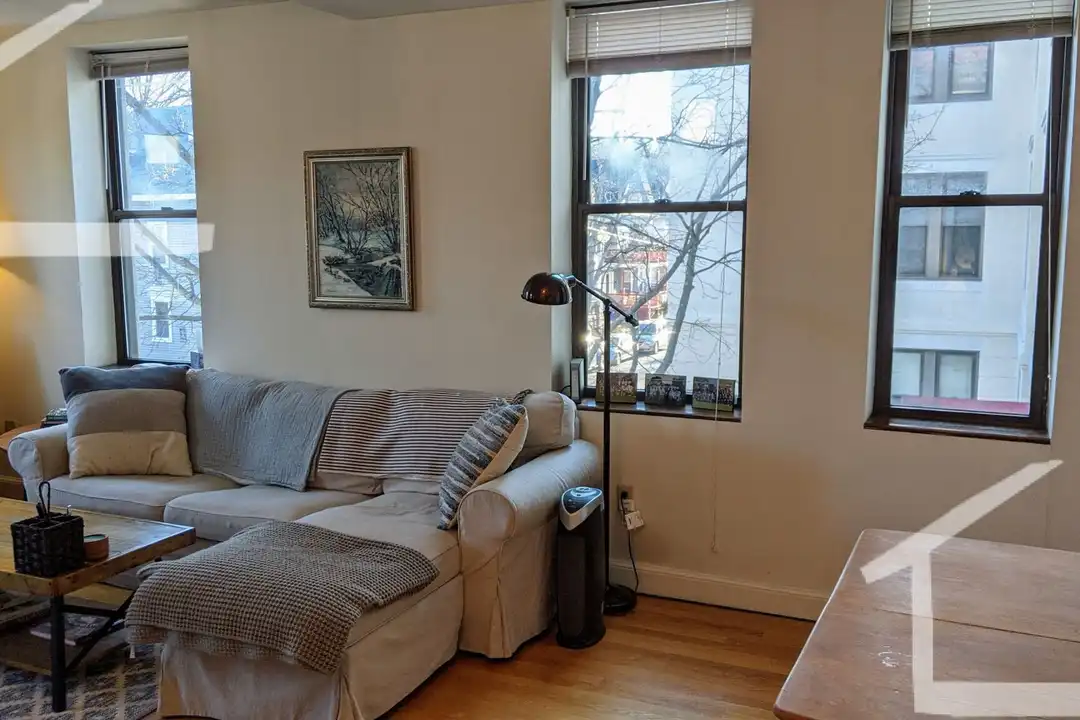 24 Brainerd Rd – pohled 3