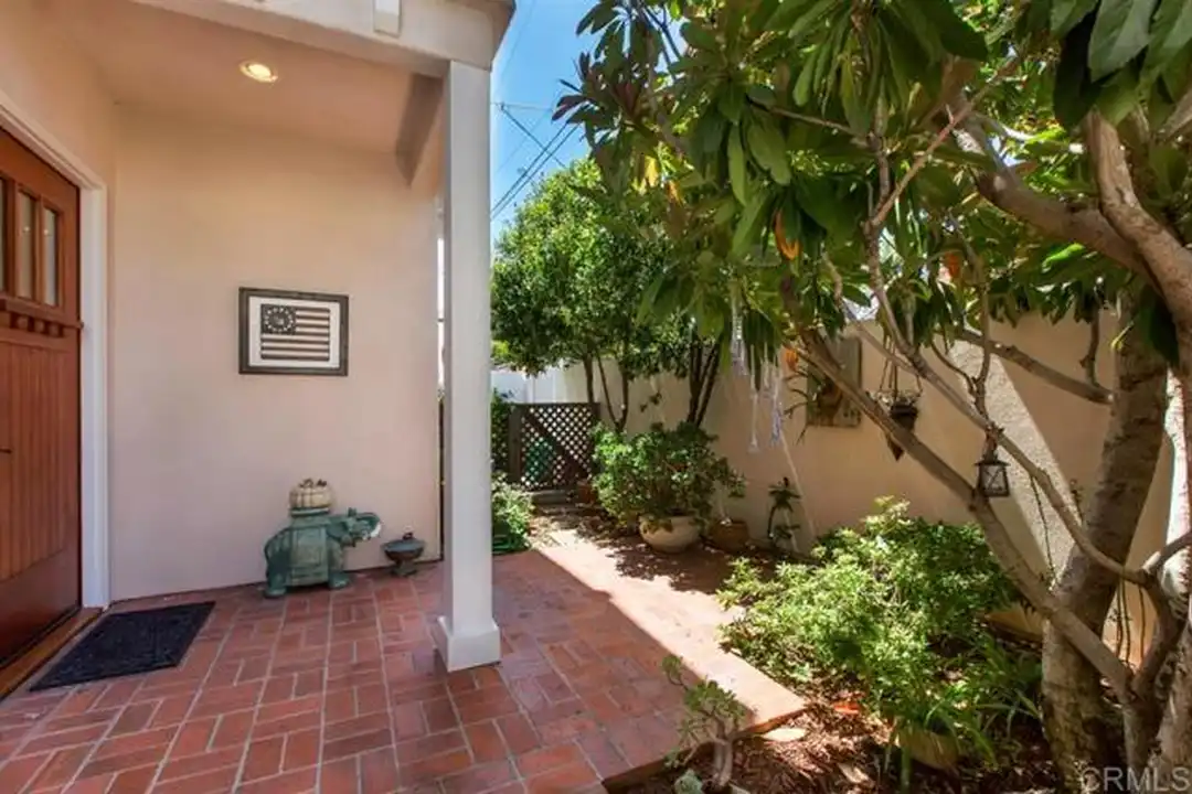 958 A Ave - View 2