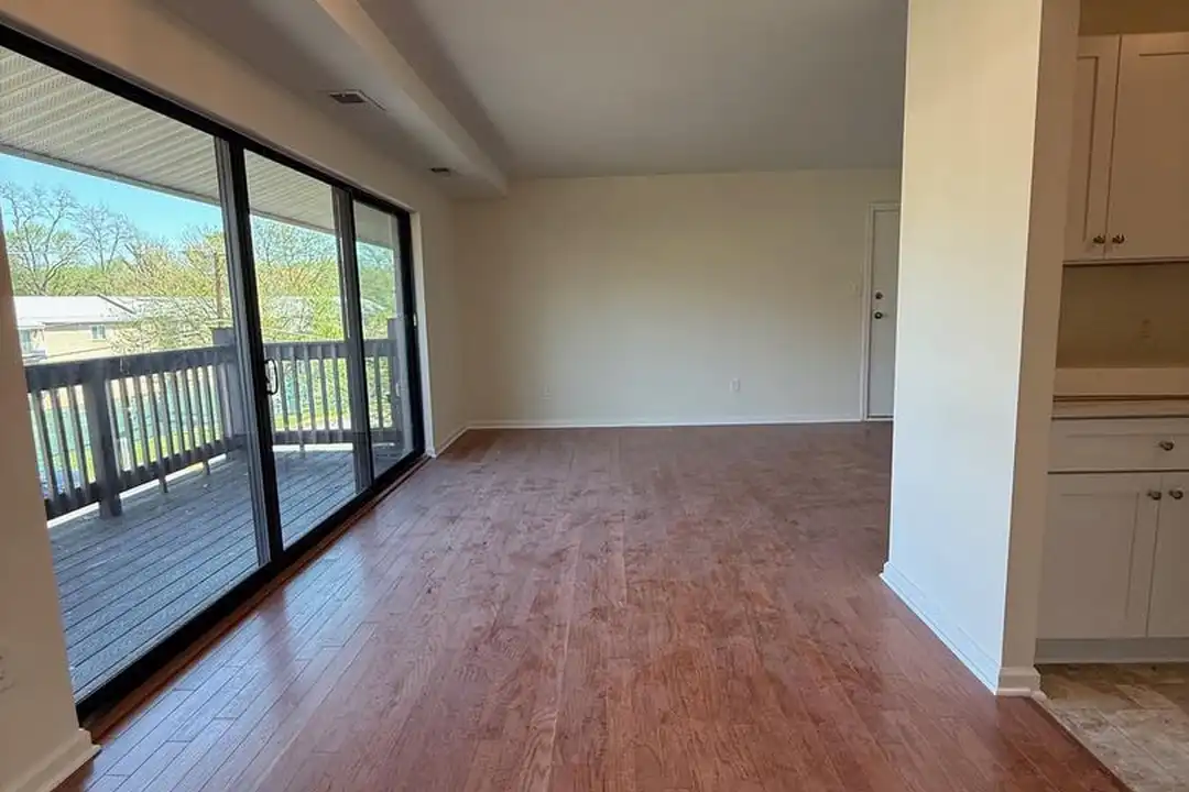 2754 Hollywood Rd unit 304 - View 3