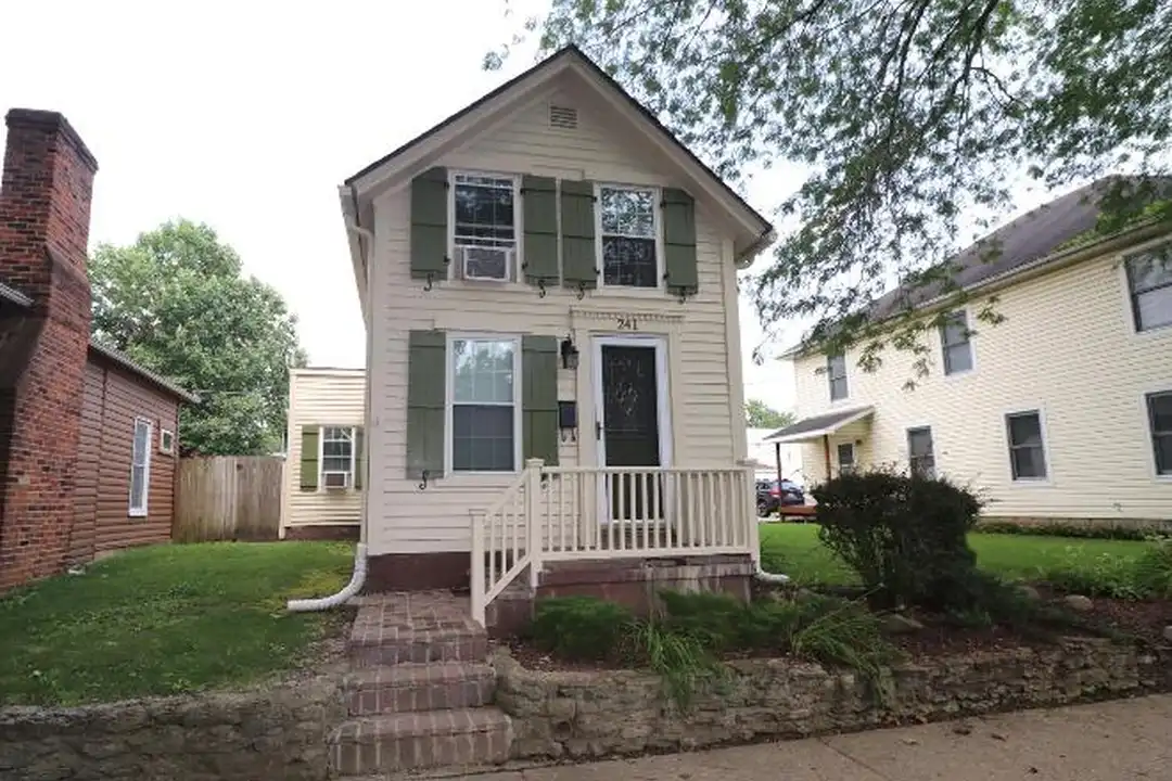 241 S 3rd St – photo 1