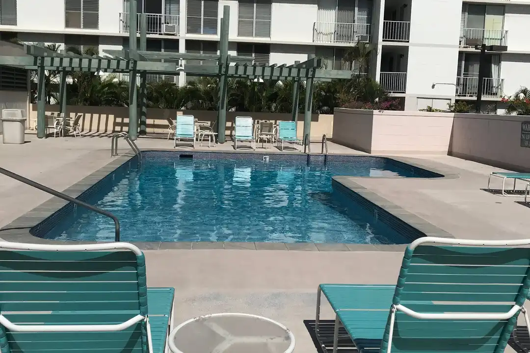 2845 Waialae Ave - View 4
