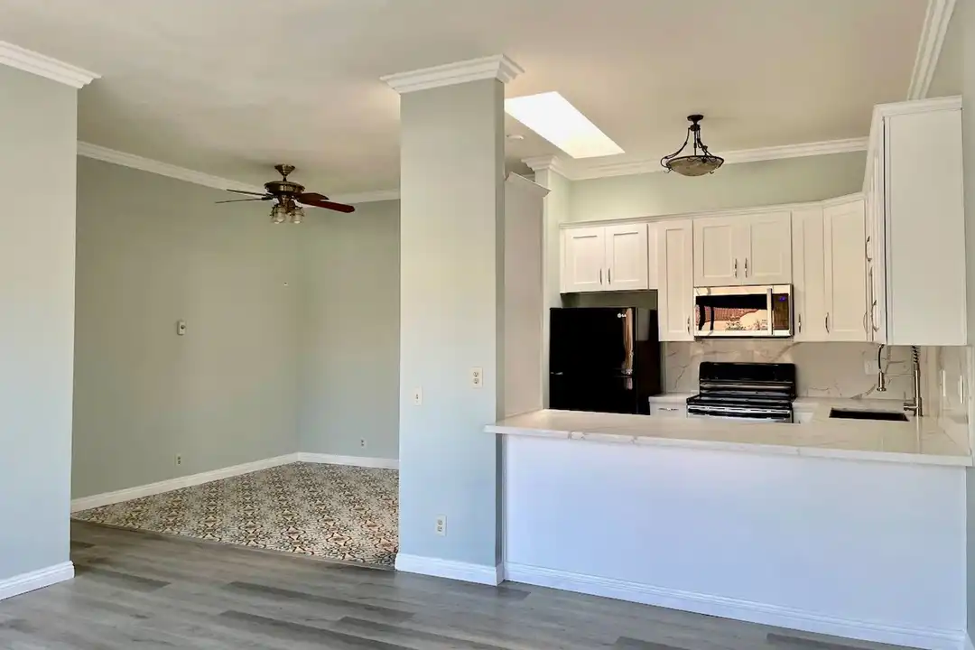 8310 Regents Rd unit # 3H – pohled 4