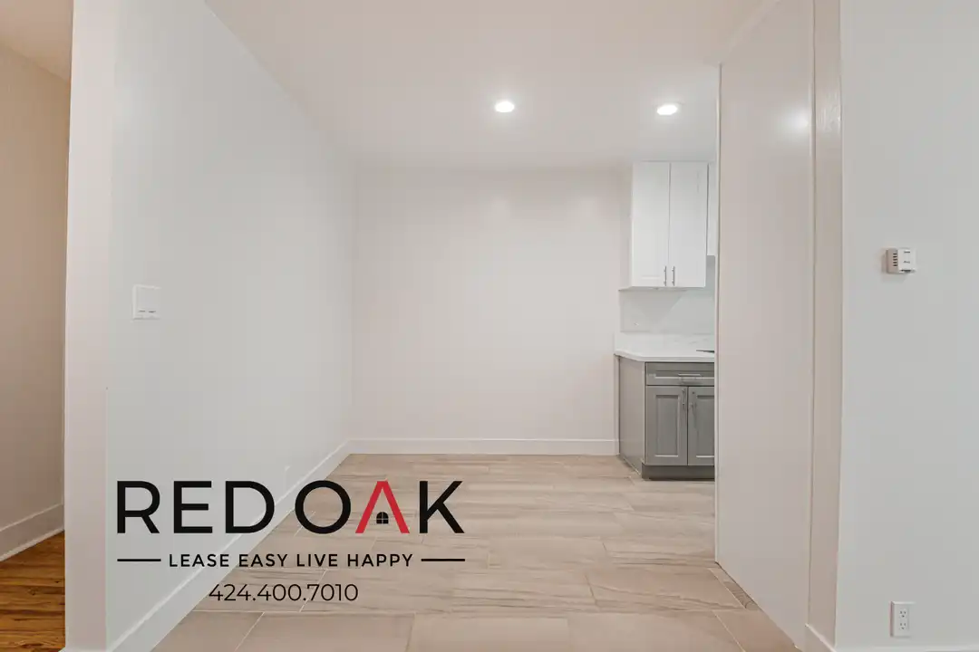 120 S Oxford Ave - View 6