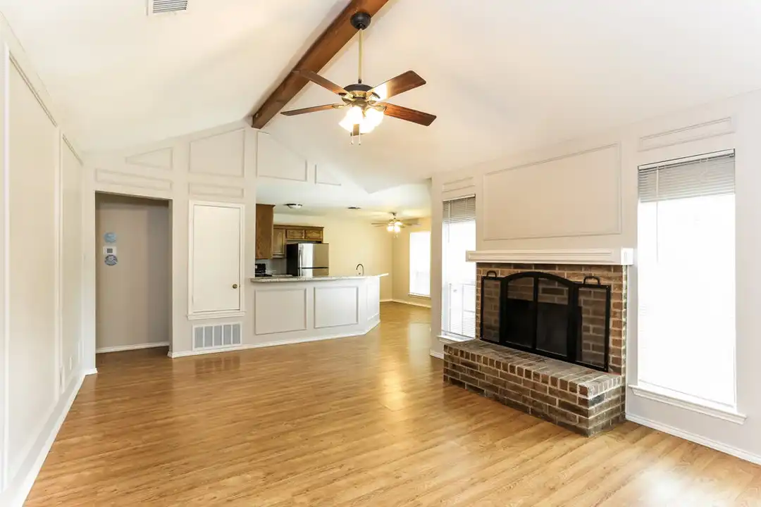 704 Brookhaven Dr - View 4