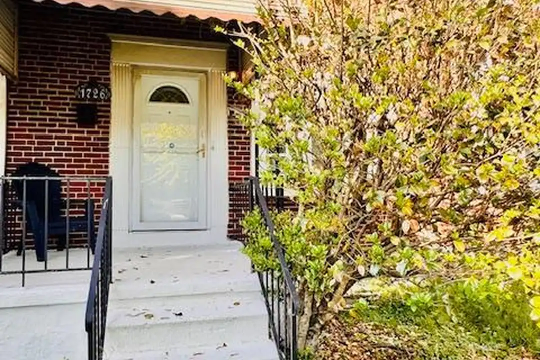 1726 E Belvedere Ave – photo 1