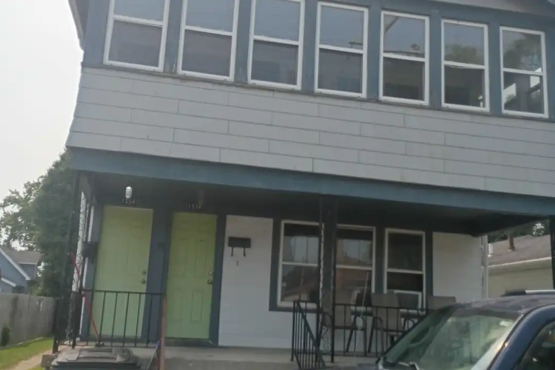 1534 E Broadway St – photo 1