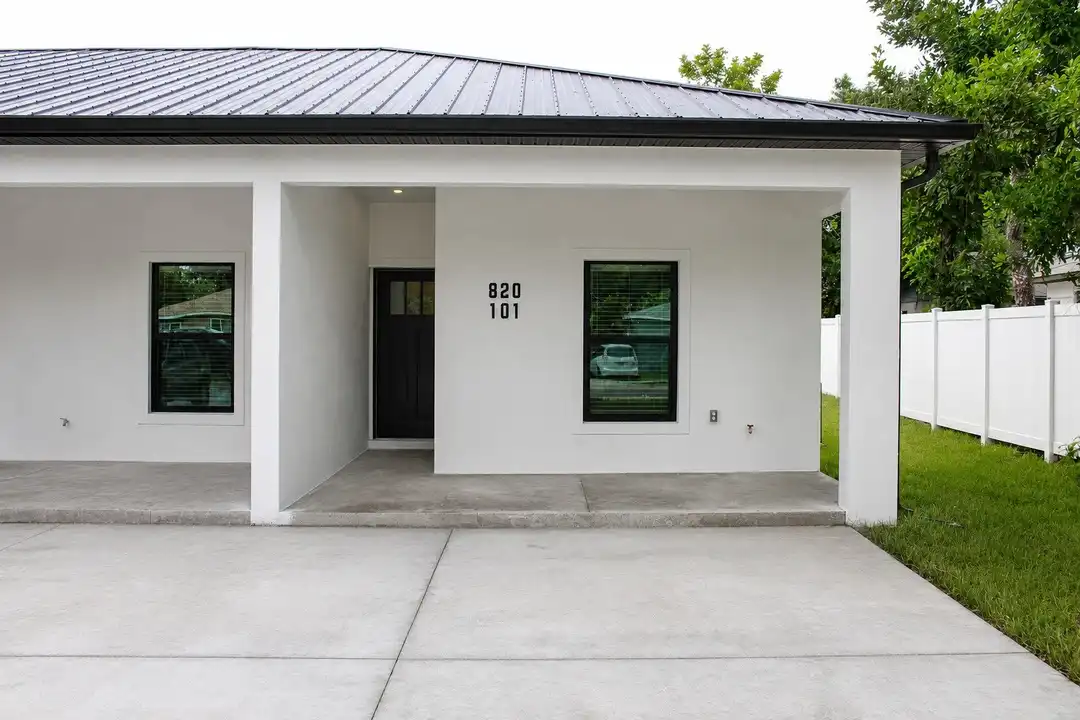 820 26th Ave E unit 101 – photo 1