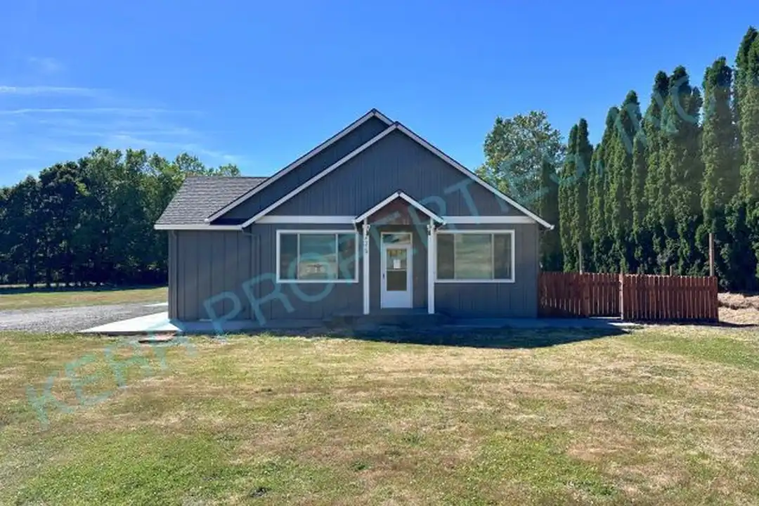 225 NE Lucas Rd – photo 1