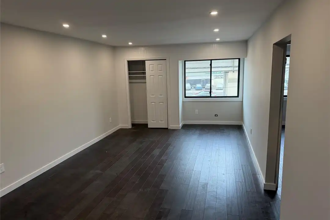 99 W Hoffman Ave #B – photo 1 of 5