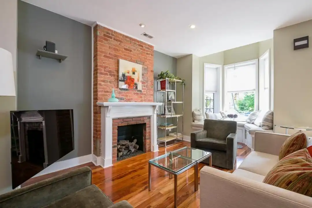 401 Constitution Ave NE unit 1587658P – photo 1