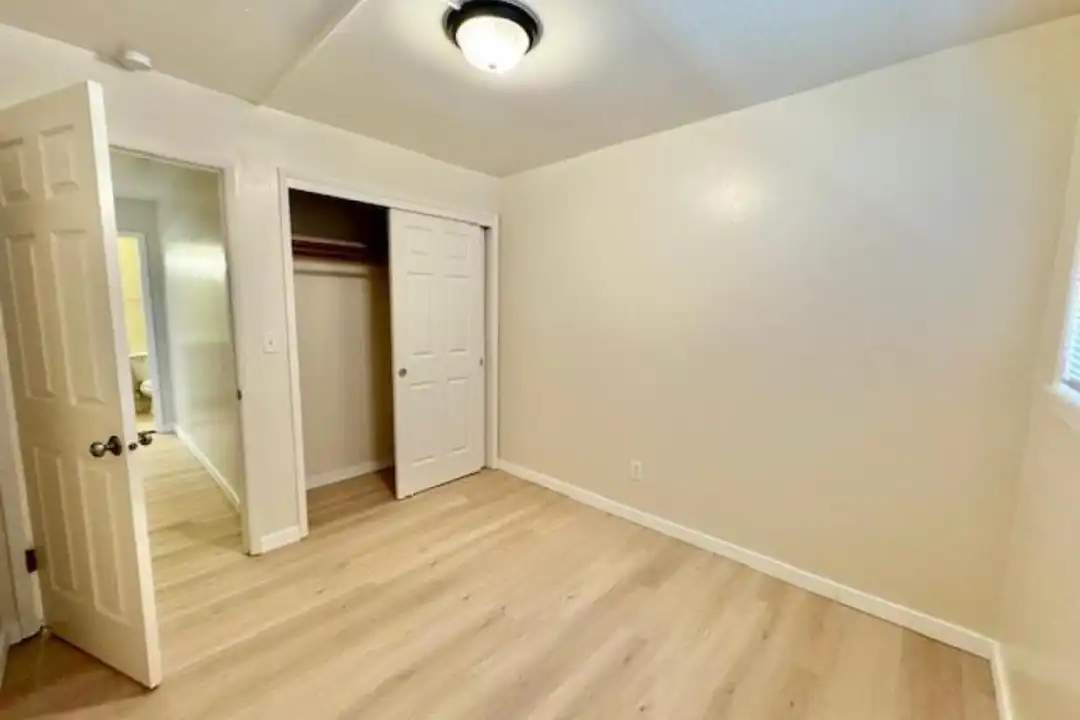 4754 22nd Ave NE - View 5
