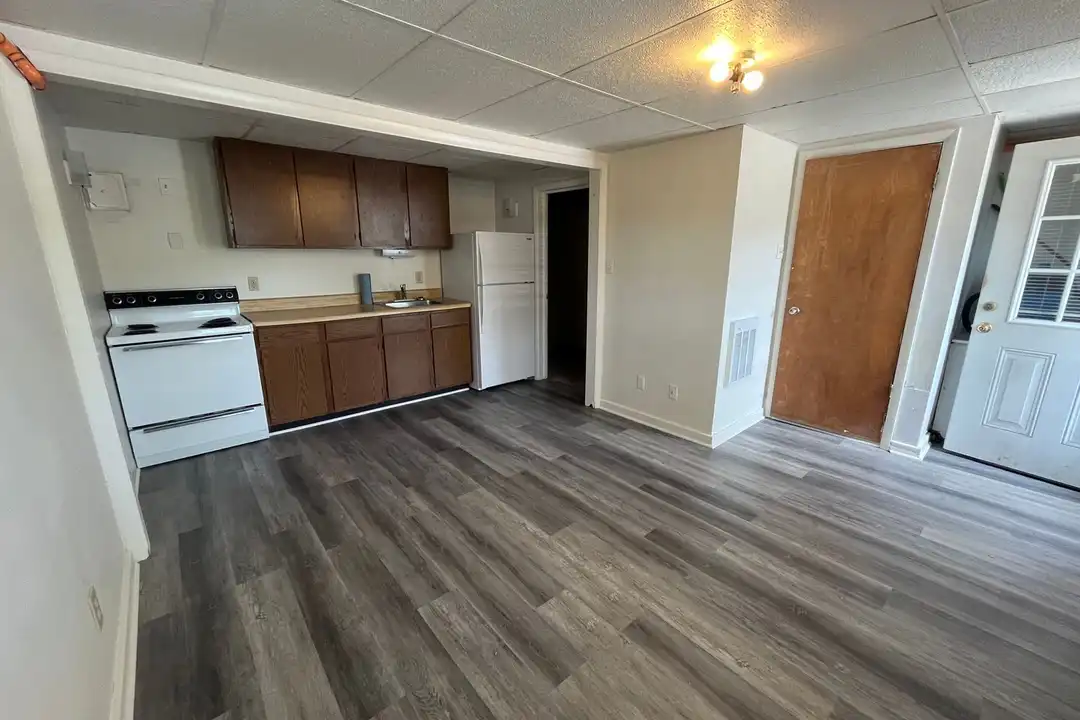 123 N Thomas St unit 1 – photo 1 of 7
