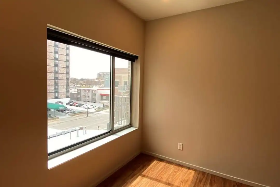2100 Douglas St unit 469 - View 6