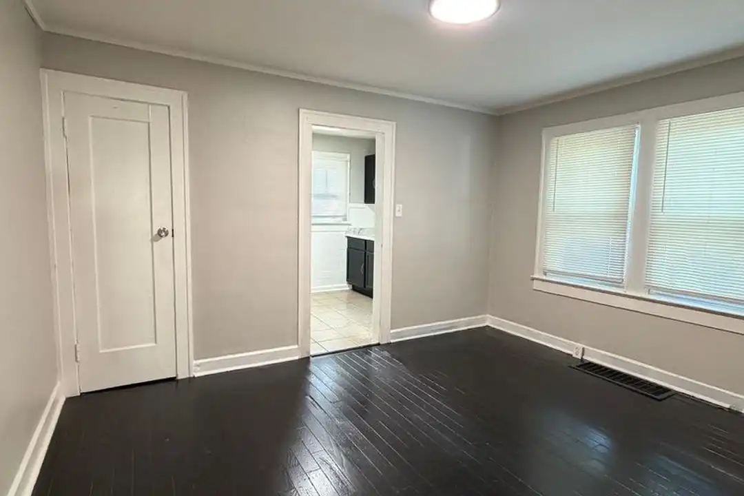1028 N Olney St unit 1030 N Olney St – pohled 3