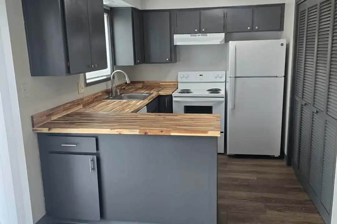280 5th St unit 3 – photo 1 of 7