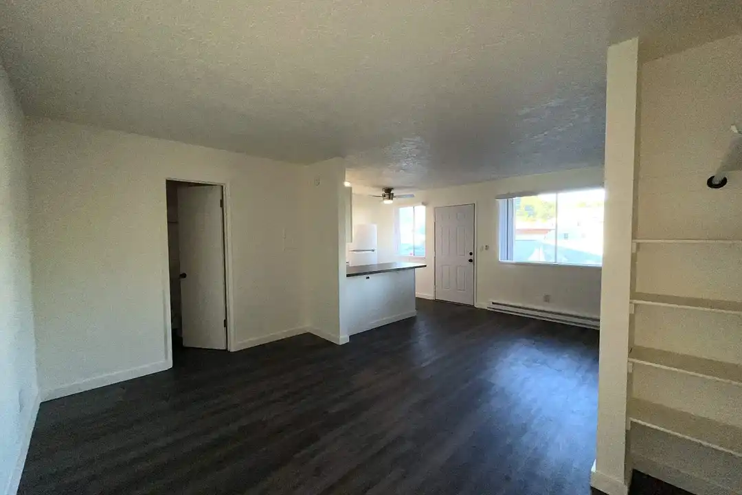 Studio East Apartments – photo 1 of 13