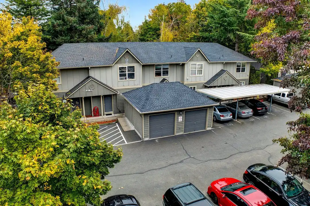 Tuxedo Park Apartments - View 2