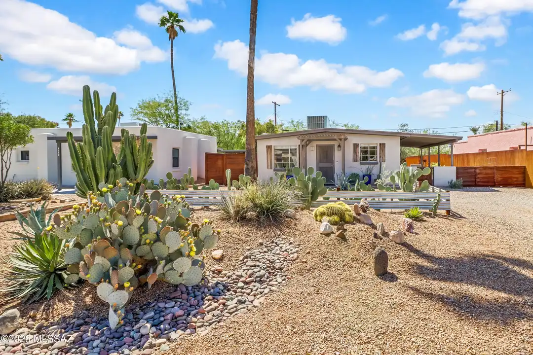 4038 E 17th St - View 2